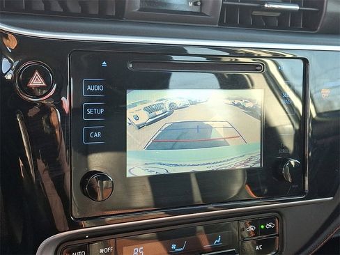 Used 2019 Toyota Corolla SE image 19