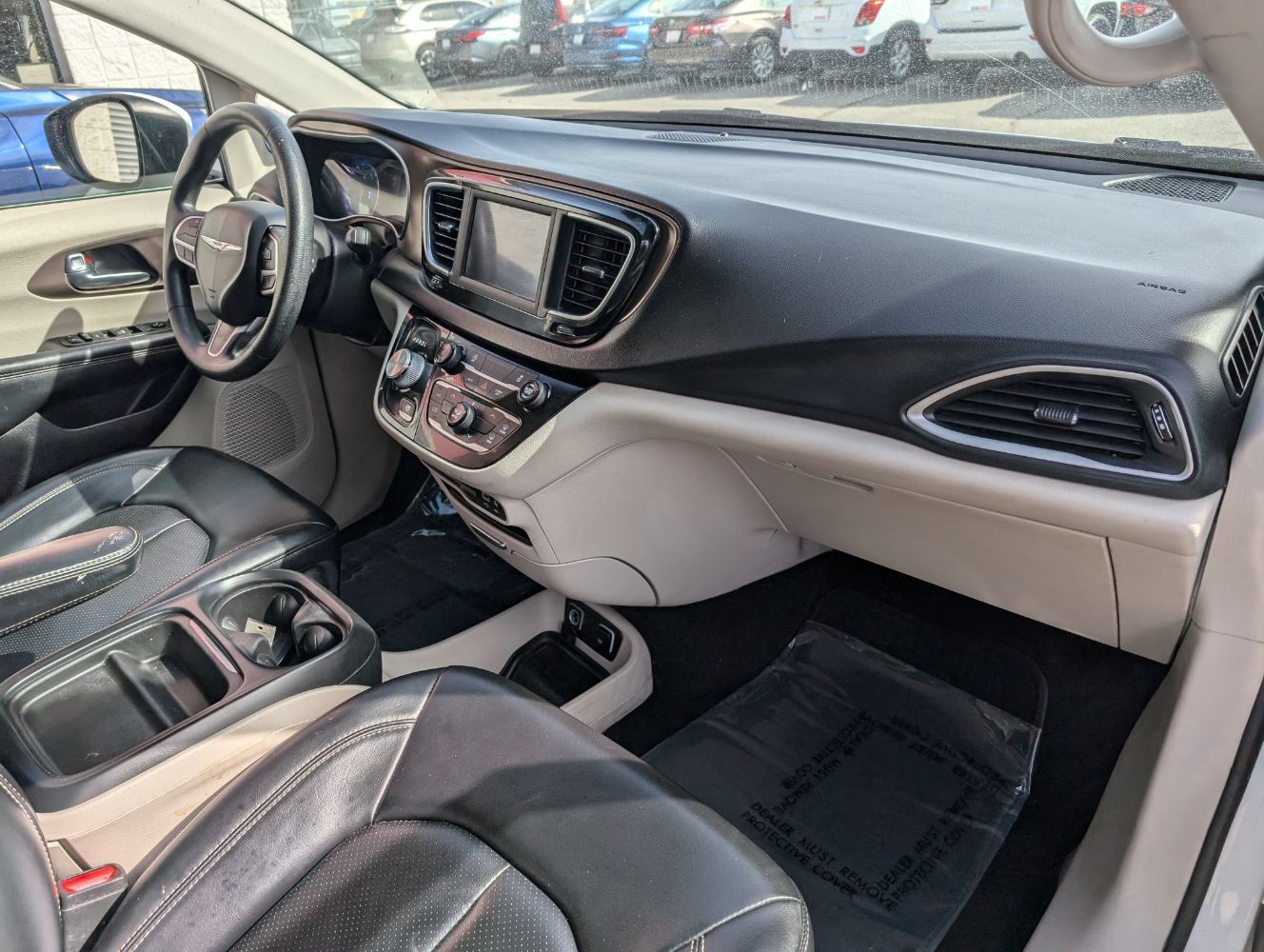 Used 2020 Chrysler Voyager Lxi FWD image 13