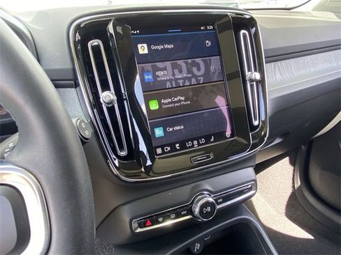 New 2025 Volvo XC40 B5 Core w/ Protection Package Premier image 22