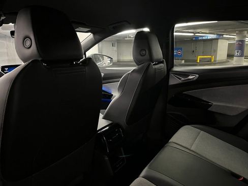 Certified 2024 Volkswagen ID.4 2WD image 22