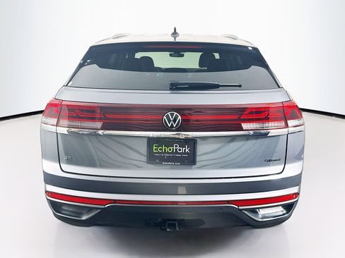Used 2025 Volkswagen Atlas Cross Sport SE AWD/4WD image 7