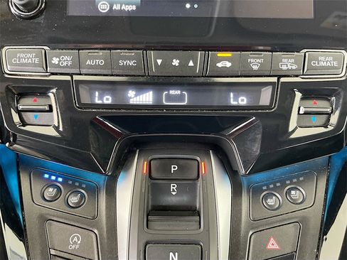 Used 2022 Honda Odyssey Elite image 16