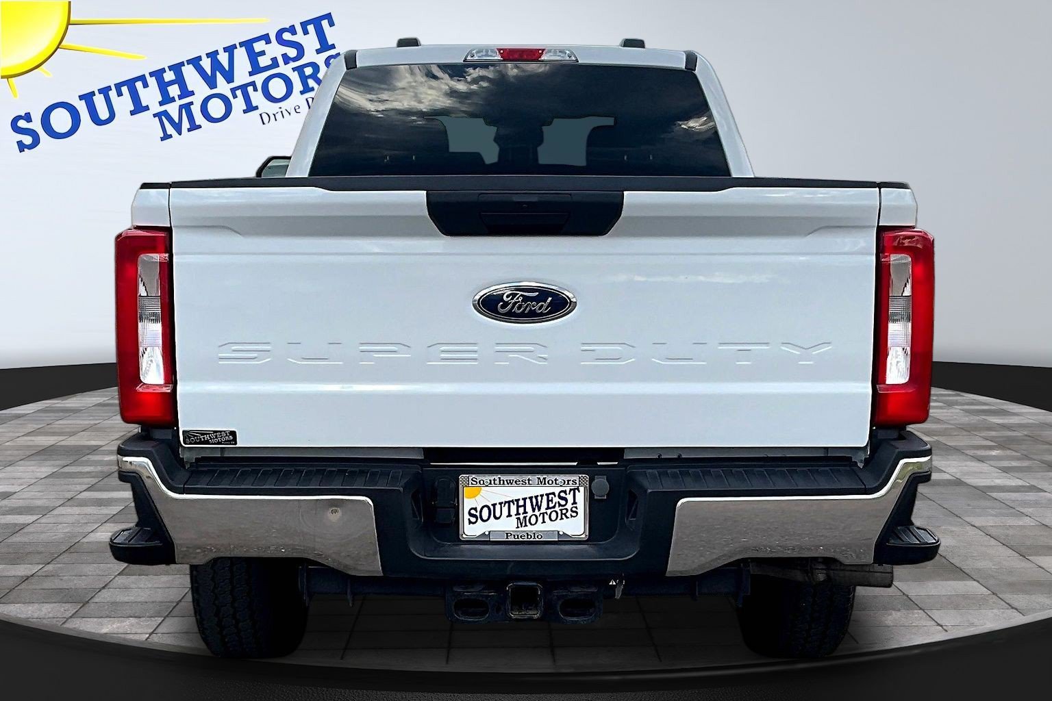 Used 2024 Ford F350 XLT w/ FX4 Off-Road Package AWD/4WD image 6