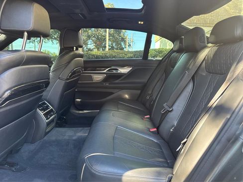 Used 2017 BMW 750i xDrive image 10