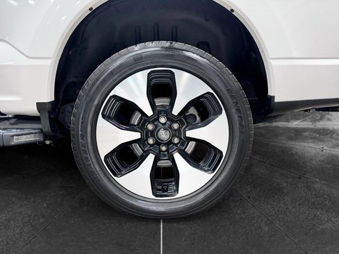 Used 2022 Ford F150 Lightning Platinum AWD/4WD image 37