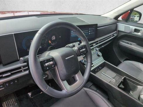 Used 2025 Hyundai Santa Fe SEL FWD image 9