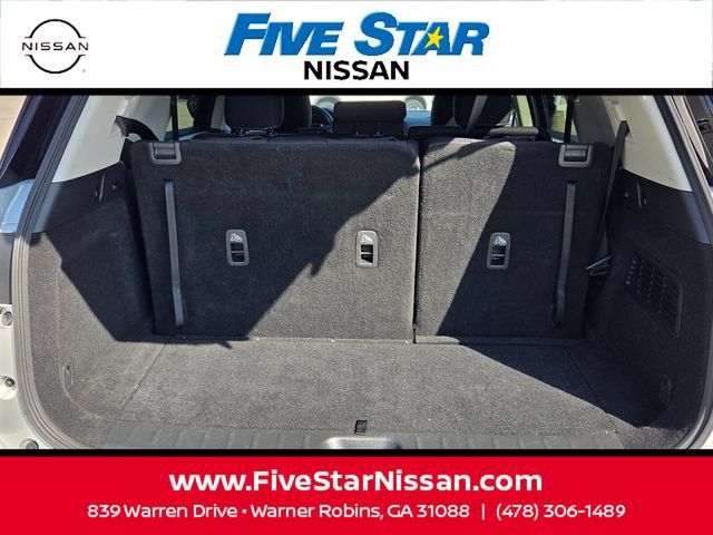 Used 2024 Nissan Pathfinder S FWD image 11