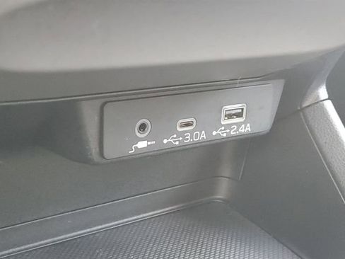 Used 2024 Subaru Crosstrek 2.0i Premium image 29