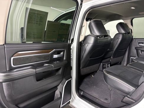 Used 2024 RAM 2500 Laramie AWD/4WD image 28