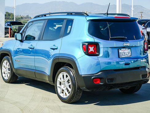 Used 2021 Jeep Renegade Latitude FWD image 5