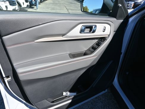 New 2026 Ford Explorer Active image 14