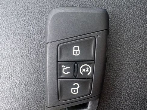 Used 2024 Volkswagen Tiguan SE R-Line AWD/4WD image 28