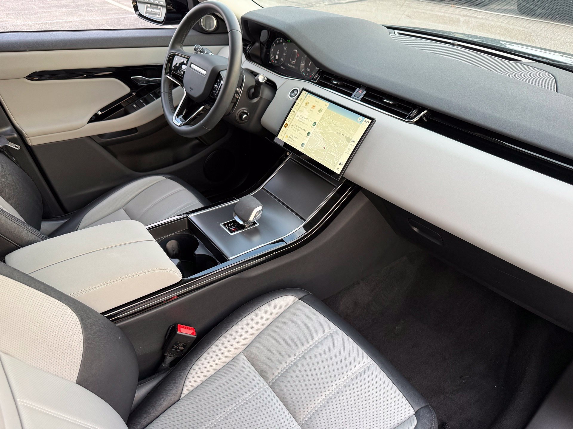 Used 2024 Land Rover Range Rover Evoque Dynamic SE AWD/4WD image 28