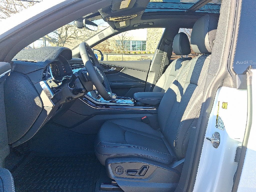 Used 2026 Audi Q8 Premium Plus w/ Premium Plus Package AWD/4WD image 6