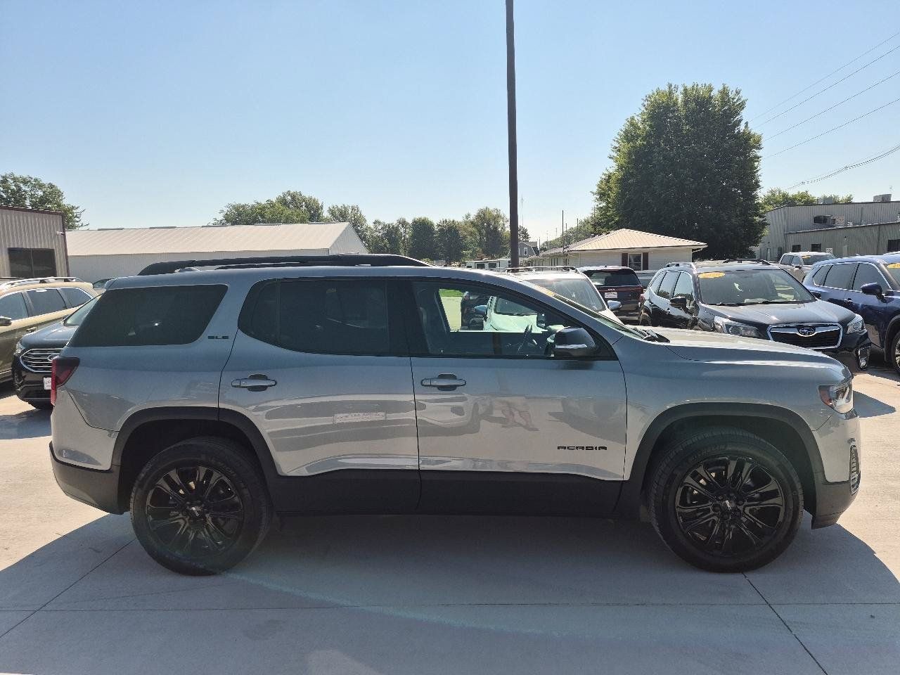 Used 2023 GMC Acadia SLE w/ Driver Convenience Package AWD/4WD image 5