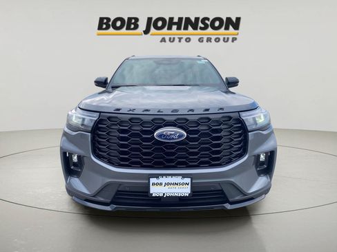 New 2026 Ford Explorer ST-Line w/ ST-Line Street Pack AWD/4WD image 16