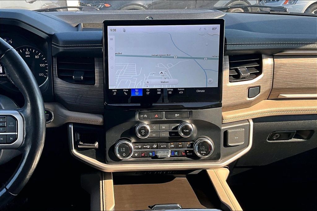 Used 2024 Ford Expedition Limited AWD/4WD image 11