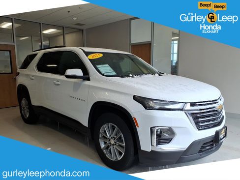 Used 2023 Chevrolet Traverse LT image 1
