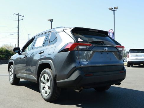 Used 2021 Toyota RAV4 LE image 8