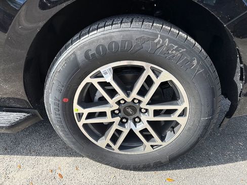 New 2026 Ford Expedition Active image 11