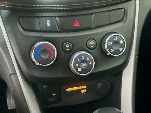 Used 2022 Chevrolet Trax LS w/ Tint and Cruise Package FWD image 22