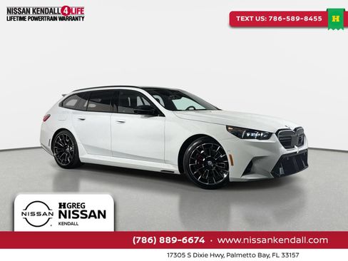 Used 2025 BMW M5 Touring AWD/4WD image 1