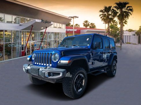 Used 2018 Jeep Wrangler Unlimited Sahara w/ LED Lighting Group image 7