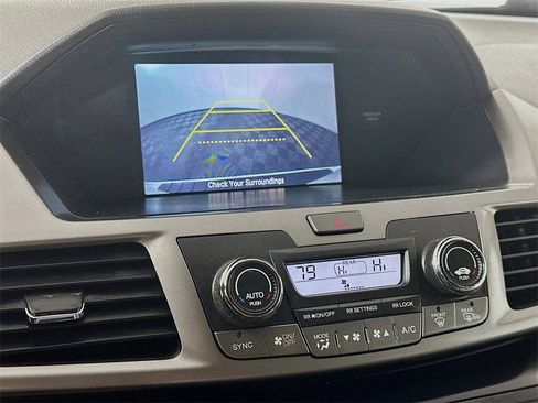 Used 2016 Honda Odyssey SE image 20