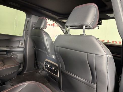 Used 2024 Ford Expedition Limited AWD/4WD image 19