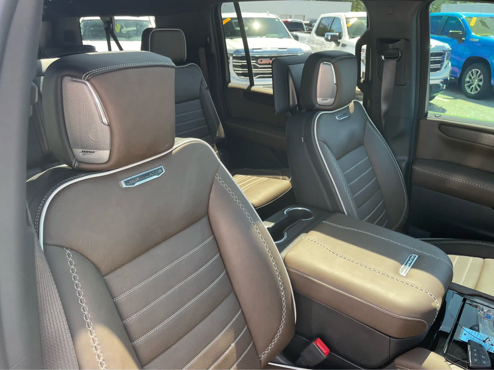 Used 2026 GMC Yukon XL Denali Ultimate AWD/4WD image 29