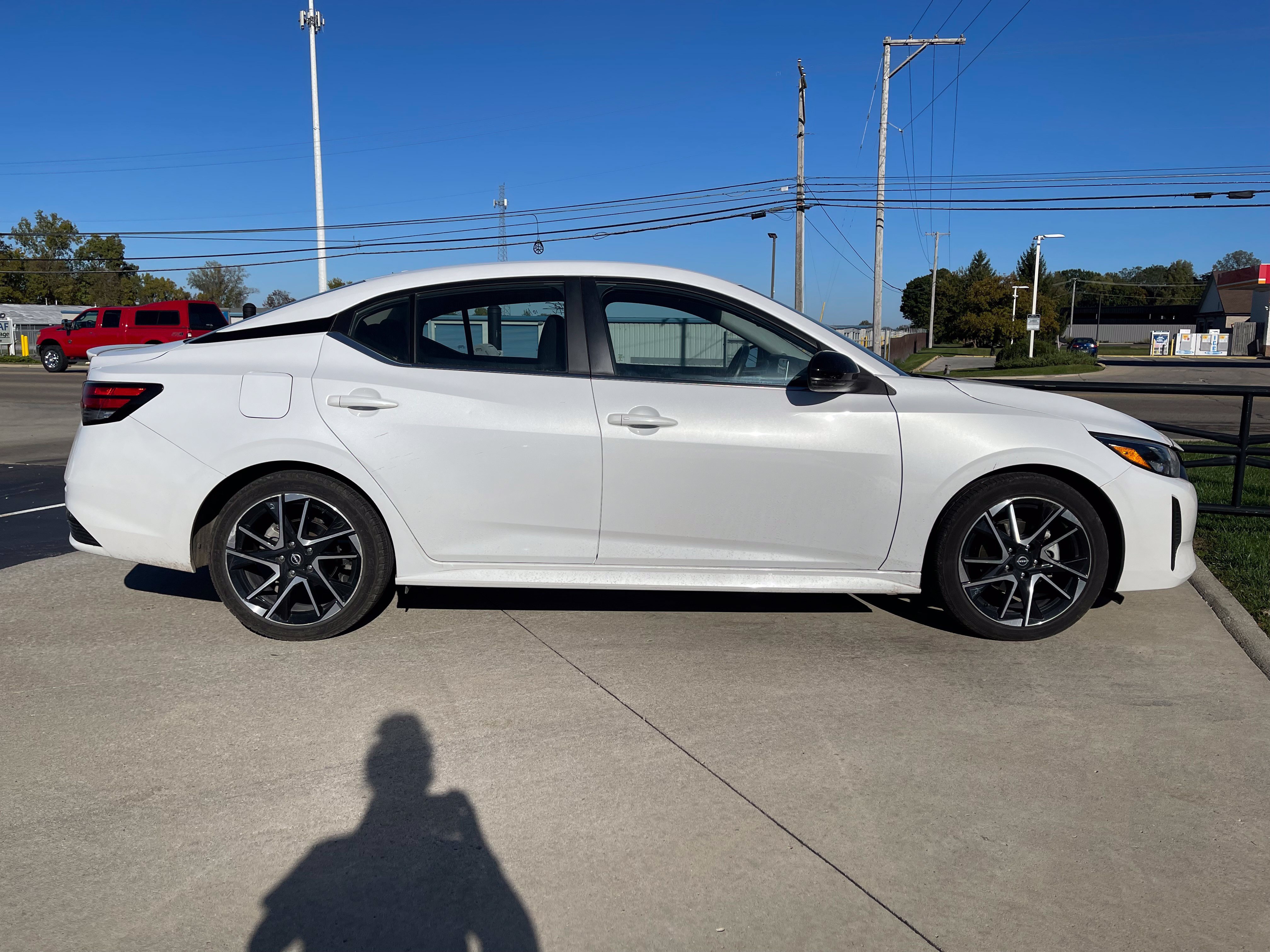 Used 2025 Nissan Sentra SR FWD image 8