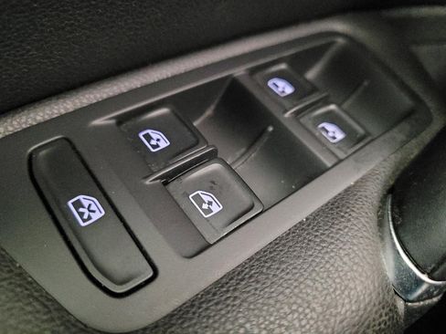 Used 2016 Volkswagen Golf Limited Edition image 27