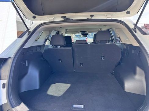 Used 2024 Kia Sportage LX image 6