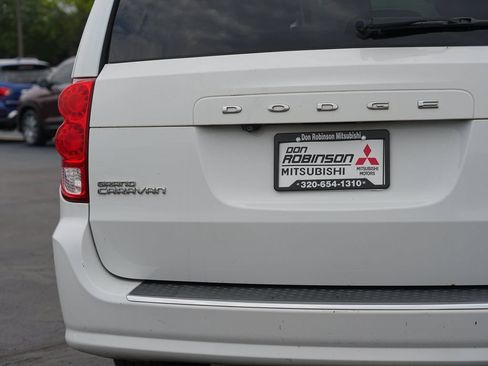Used 2018 Dodge Grand Caravan SE w/ UConnect Hands-Free Group FWD image 10