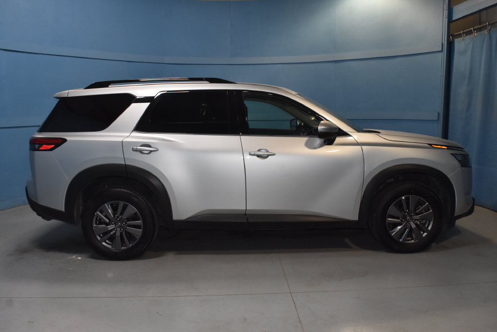 Used 2025 Nissan Pathfinder SV AWD/4WD image 24