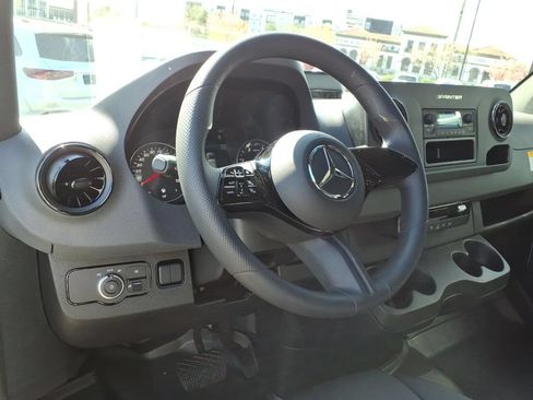 Used 2026 Mercedes-Benz Sprinter 2500 image 16