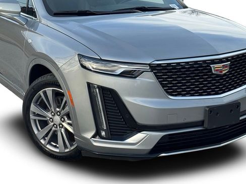 Certified 2025 Cadillac XT6 Premium Luxury image 11