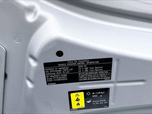 Certified 2023 Volvo XC60 B5 Plus w/ Protection Package Premier image 30