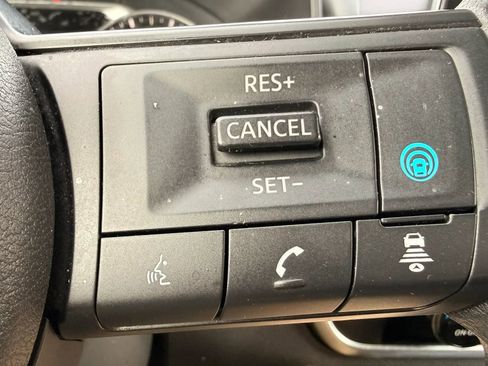 Used 2024 Nissan Rogue SV image 20