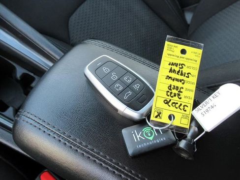 Used 2023 Jeep Compass Sport image 29