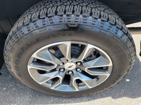 Certified 2025 Chevrolet Silverado 1500 RST AWD/4WD image 41