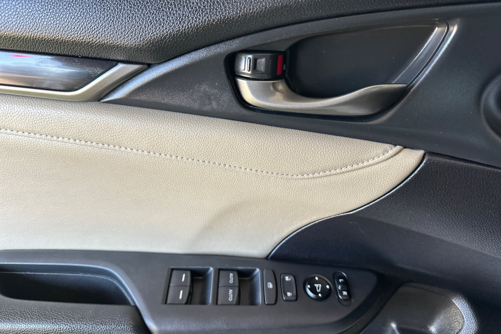 Used 2020 Honda Civic EX-L image 11