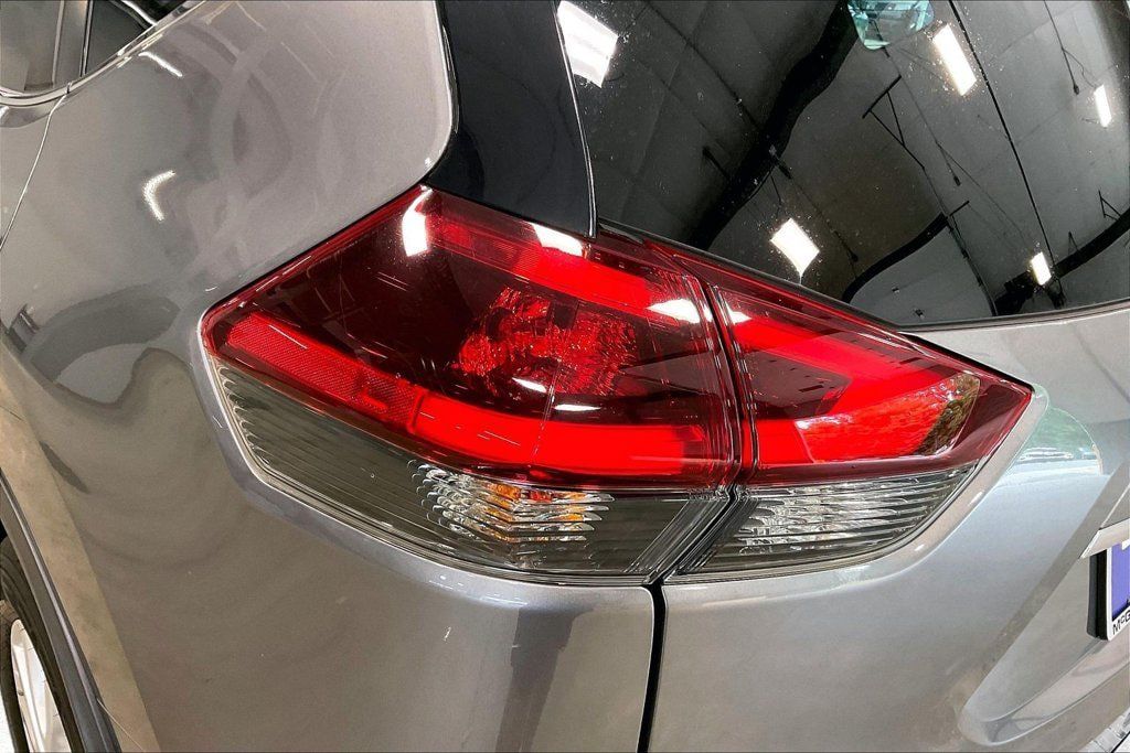 Used 2019 Nissan Rogue SV AWD/4WD image 24