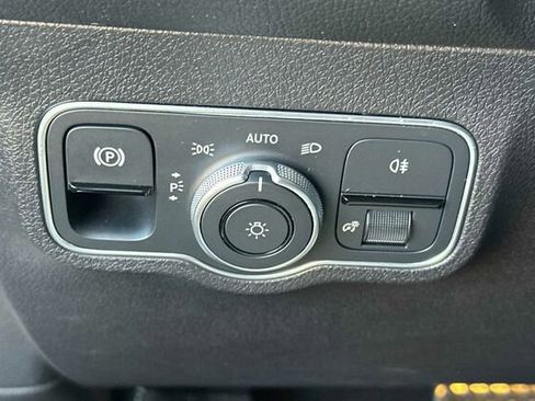 Certified 2025 Mercedes-Benz GLB 250 GLB 250 image 36