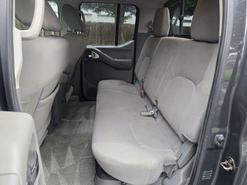 Used 2014 Nissan Frontier SV w/ SV Value Truck Package image 22