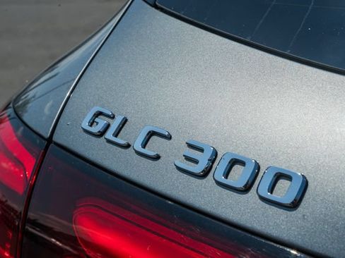 Used 2023 Mercedes-Benz GLC 300 4MATIC w/ AMG Line image 11