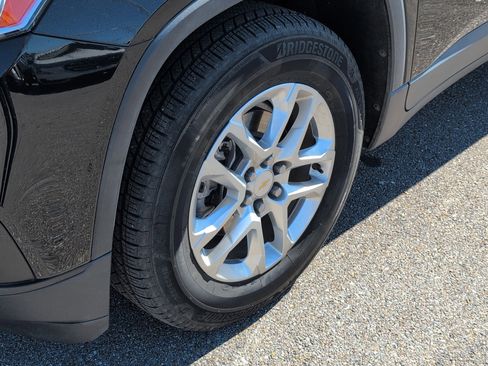 Used 2020 Chevrolet Traverse LS image 11