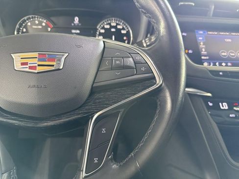 Used 2020 Cadillac XT5 Premium Luxury w/ LPO, Floor Liner Package FWD image 11