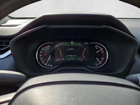 Used 2025 Toyota RAV4 XLE AWD/4WD image 11