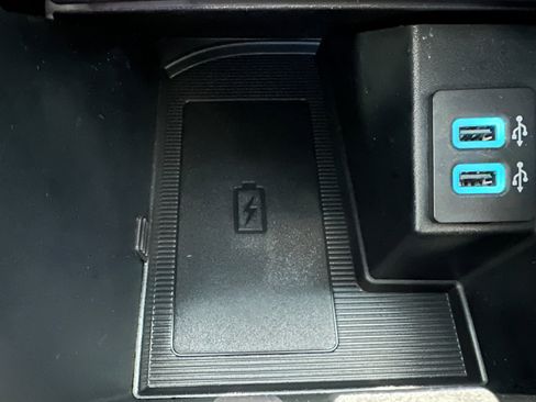 Used 2019 Ford Edge Titanium w/ Cold Weather Package image 20